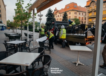 Trei terase ilegale din zona centrală, ridicate de Primăria Timișoara FOTO