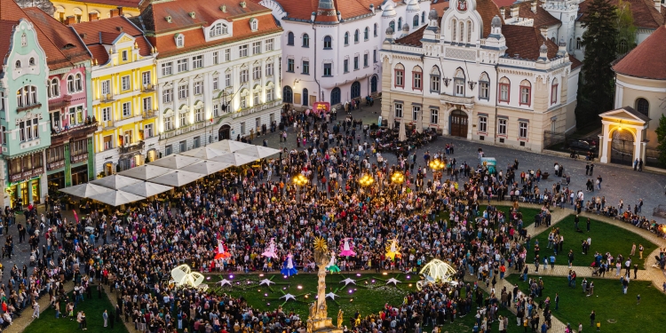 Târgul de Paște din Timișoara continuă cu un weekend special: Retro Disco ‘80, folclor autentic și jazz în aer liber