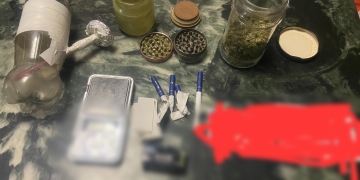 Cinci percheziții la Timișoara! Un tânăr a fost reținut pentru trafic și deținere de droguri