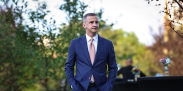 Școli în loc de păcănele. CJ Timiș oferă „bonusuri” de educație primarilor care alungă jocurile de noroc