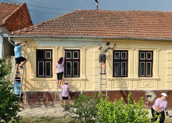 Au început înscrierile pentru voluntarii „Color the Village” 2026