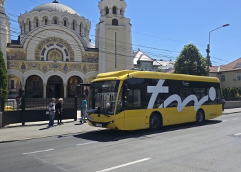 Primul autobuz electric scurt a intrat în teste pe traseu, la Timişoara