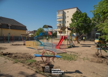 Primul loc de joacă din Timișoara modernizat prin noul acord-cadru pentru spații verzi FOTO
