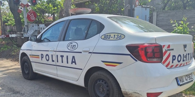 Sute de amenzi aplicate de polițiștii din Timiș în zona trecerilor la nivel cu calea ferată și în stații FOTO