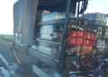 Tir cuprins de flăcări pe autostrada A1, în județul Timiș