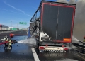 Tir în flăcări pe autostrada A1, în județul Timiș! Se circulă pe o singură bandă