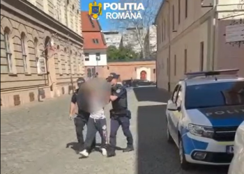 Camere de bord furate din mai multe mașini din Timișoara! Hoțul a fost prins
