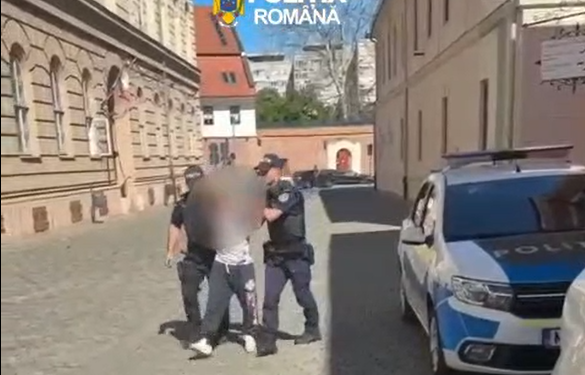 Camere de bord furate din mai multe mașini din Timișoara! Hoțul a fost prins