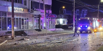 Galați: Dronă rusească prăbușită pe un bloc; explozie și incendiu la un apartament de la etajul 10