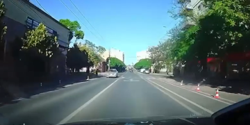 O şoferiţă de 68 ani a rămas fără permis după ce nu a acordat prioritate unui tânăr pe trecerea de pietoni, la Timişoara