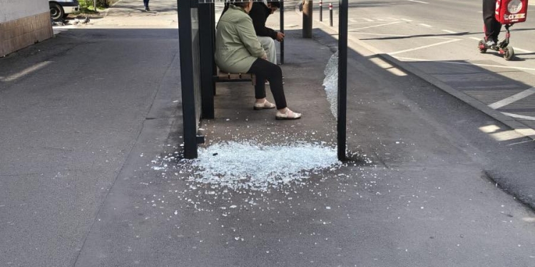 Stație STPT vandalizată pe Bulevardul Cetății din Timișoara
