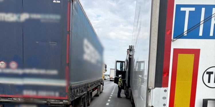 Polițiștii din Timiș au verificat sute de tiruri, autobuze și microbuze! S-a lăsat cu numeroase amenzi