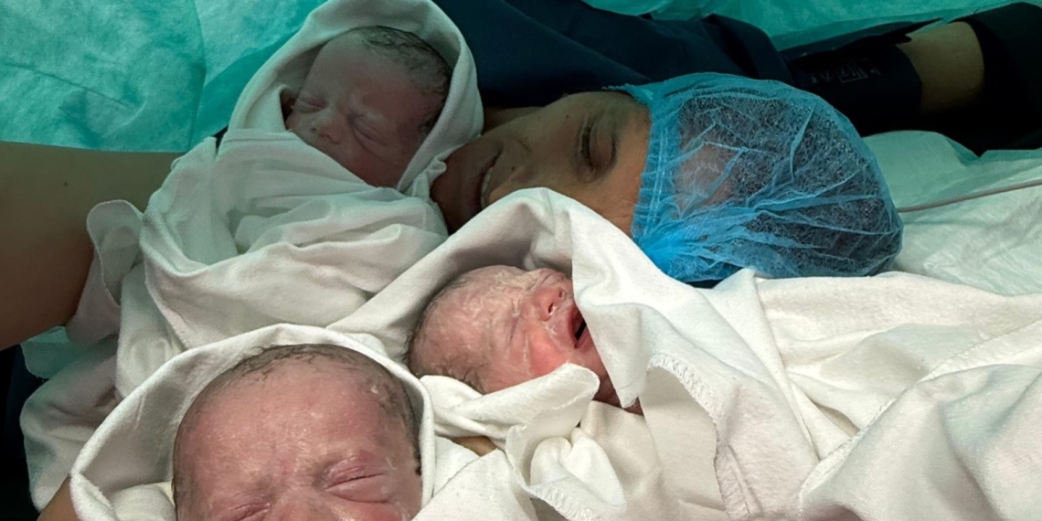 Minune medicală la Maternitatea Bega din Timișoara. O mămică de 44 de ani a născut tripleți concepuți pe cale naturală