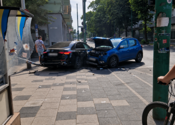 Accident în centrul Timișoarei! Un șofer a trecut pe roșu