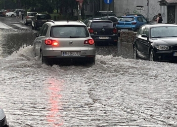 Pompierii din Timiş, misiuni pentru evacuarea apei ca urmare a alertei de ploi torenţiale