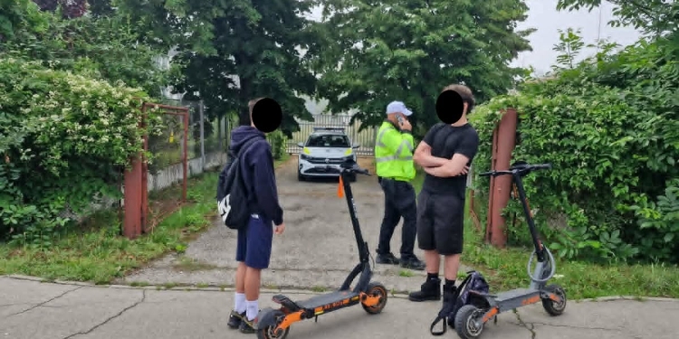 Aproape 200 de biciclişti şi trotinetişti, amendaţi la Timişoara în ultimele luni