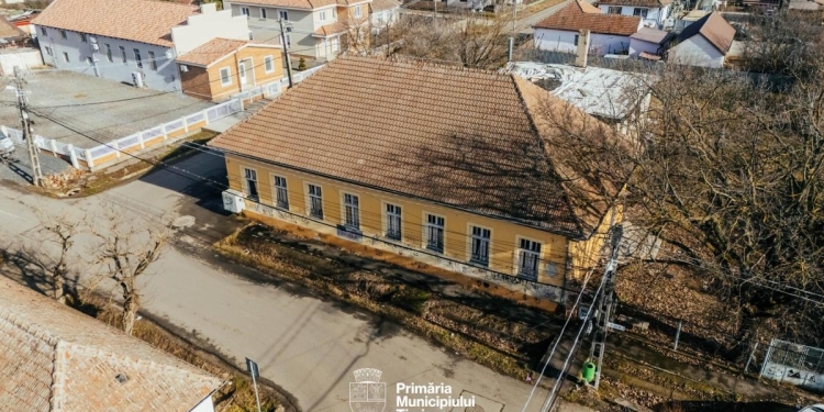 Fonduri europene pentru educație. O clădire abandonată din cartierul Plopi va fi transformată într-o grădiniță modernă de peste 11 milioane de lei