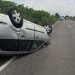 O mașină a izbit violent o căruță pe un drum din Timiș! Un cal a murit