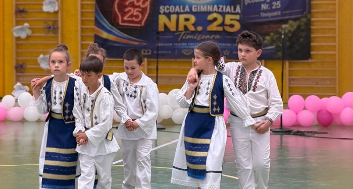 O nouă ediție a festivalului județean „Împreună în Timișoara multiculturală” la Școala Gimnazială Nr. 25 FOTO