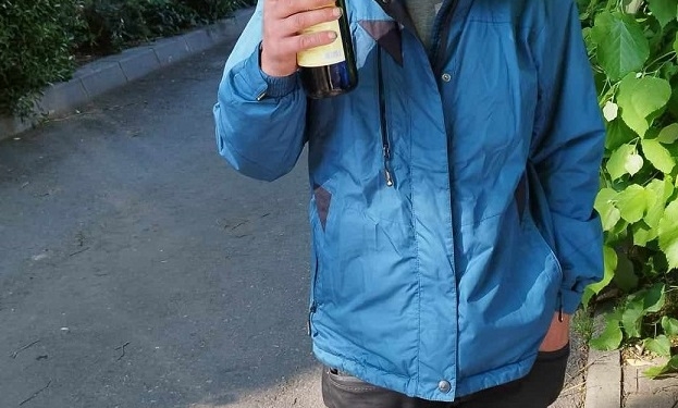 Razii pe timp de noapte la magazinele non-stop din Timișoara. Amenzi usturătoare pentru consum de alcool, gălăgie și mizerie