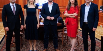 Dominic Fritz, după ce Guvernul Veștea nu a trecut de Parlament: „Și proști, și fuduli, dar mai ales fără niciun gând la cetățeni”