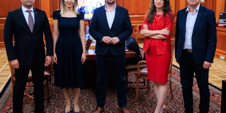 Dominic Fritz, după ce Guvernul Veștea nu a trecut de Parlament: „Și proști, și fuduli, dar mai ales fără niciun gând la cetățeni”