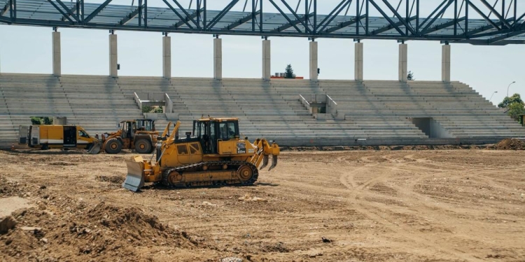 Arena „Eroii Timișoarei” se pregătește pentru gazon