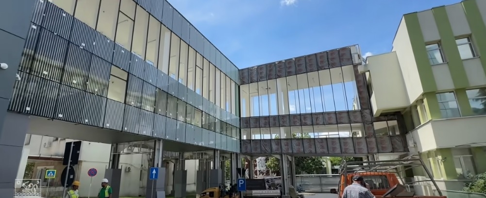 Pasarela dintre Centrul de Mari Arși și Clinica de Ortopedie a Spitalului Județean se apropie de finalizare