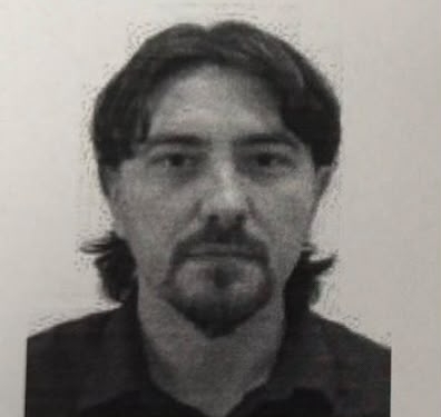 L-aţi văzut? Bărbat căutat de poliţişti după ce a plecat de la spitalul din Gătaia