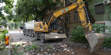 Un nou front de lucru în zona Traian! Lucrările avansează în Piața Corneliu Micloși FOTO