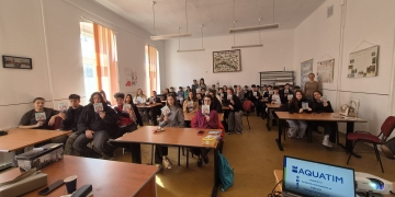 Aproximativ 400 de preșcolari și elevi au participat la cursurile AquaKids și AquaTeen FOTO