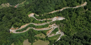 Încep lucrările la primul tronson din drumul spectaculos care va lega Timişul, Caraşul şi Hunedoara