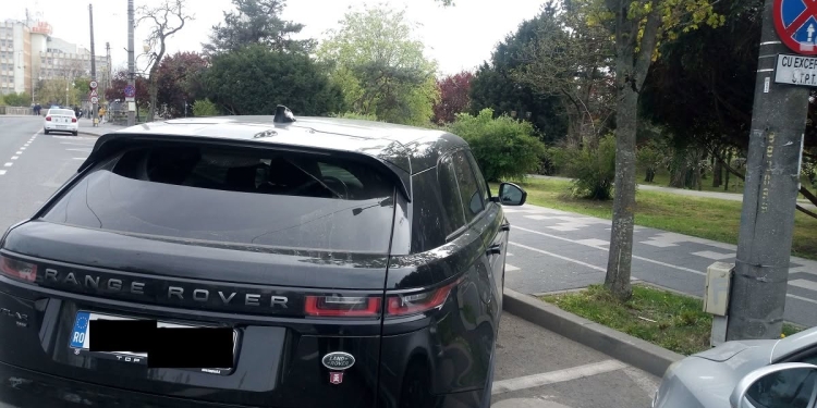 Peste 400 de şoferi, amendaţi de poliţiştii locali din Timişoara pentru parcări în staţii FOTO