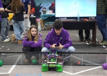 Campioni mondiali la robotică aleg noua facultate de profil de la UPT