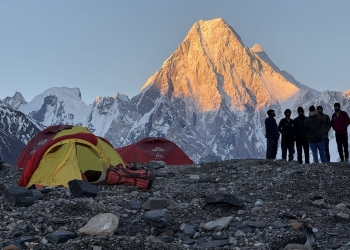 Horia Colibăşanu nu a reuşit să urce pe vârful Gasherbrum II şi revine în ţară FOTO
