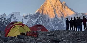Horia Colibăşanu nu a reuşit să urce pe vârful Gasherbrum II şi revine în ţară FOTO