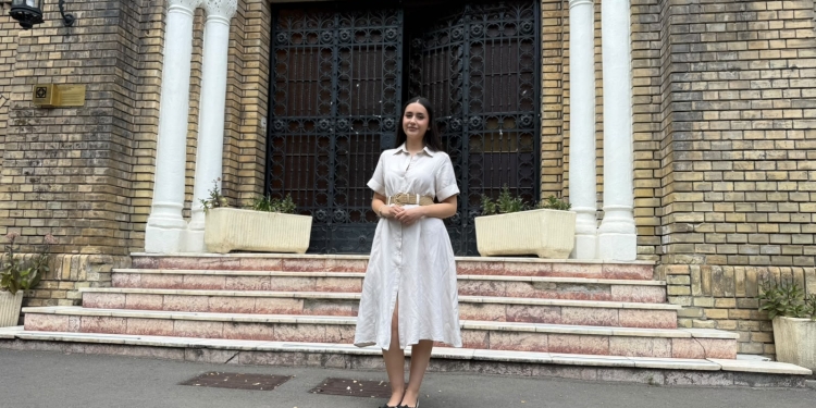 VIDEO Alexia Andrașoni, singura elevă de 10 la bacalaureat din Timiș, continuă studiile în România