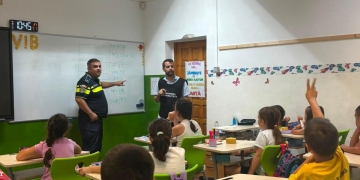 „Când martorul vorbește, bullyingul tace!”. Campania polițiștilor timișeni continua intensiv în taberele și centrele de vară
