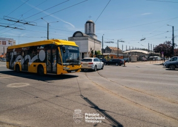 Asfaltarea intersecției din Piața Badea Cârțan, finalizată