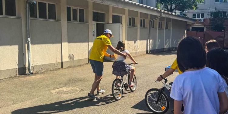 Cursuri gratuite de bicicletă pentru copii în Parcul Copiilor din Timișoara