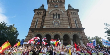 Tradiții, dansuri și culoare la Timișoara! A început Festivalul Inimilor
