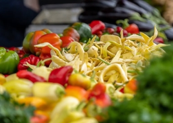 O gamă variată de produse proaspete în pieţele din Timişoara FOTO