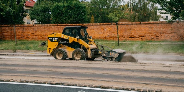 Noi intervenții pe Bulevardul Liviu Rebreanu: lucrările de reabilitare a carosabilului avansează