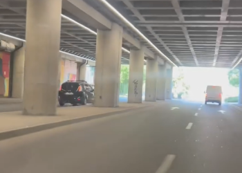 Şofer inconştient, filmat pe contrasens într-un pasaj din Timişoara