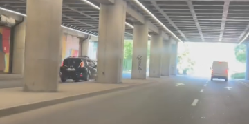 Şofer inconştient, filmat pe contrasens într-un pasaj din Timişoara