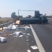 Trafic îngreunat pe autostrada Timişoara – Lugoj, din cauza unui camion care a lovit parapetul