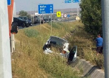 Maşină de Poliţie în şanţ, în urma unui accident lângă Timişoara