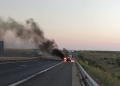 O maşină a luat foc pe autostrada A1, în apropiere de Timişoara