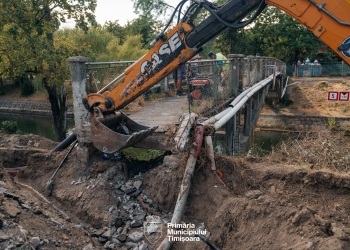 Pasarela Îndrăgostiţilor din Timişoara va fi demolată la început de septembrie FOTO