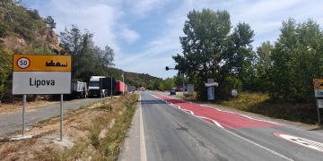Covor rutier de culoare roșie și afișaj electronic la intrarea în cinci localităţi din vestul ţării, pentru reducerea vitezei FOTO